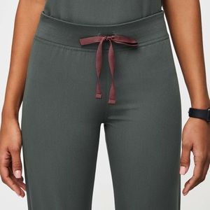 NWT! Large Petite, FIGS Livingston Pant in Color Bonsai